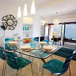 Bella Vista In With Pool Sleeps 6- By Italian Mezzegra