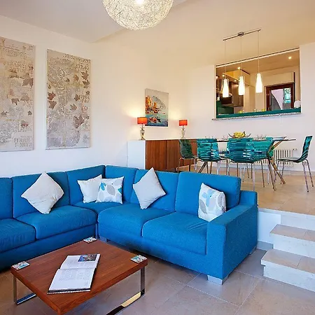 Διαμέρισμα Bella Vista In With Pool Sleeps 6- By Italian *