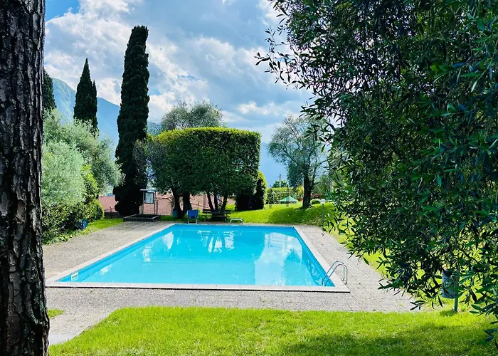 Bella Vista In With Pool Sleeps 6- By Italian Apartamento