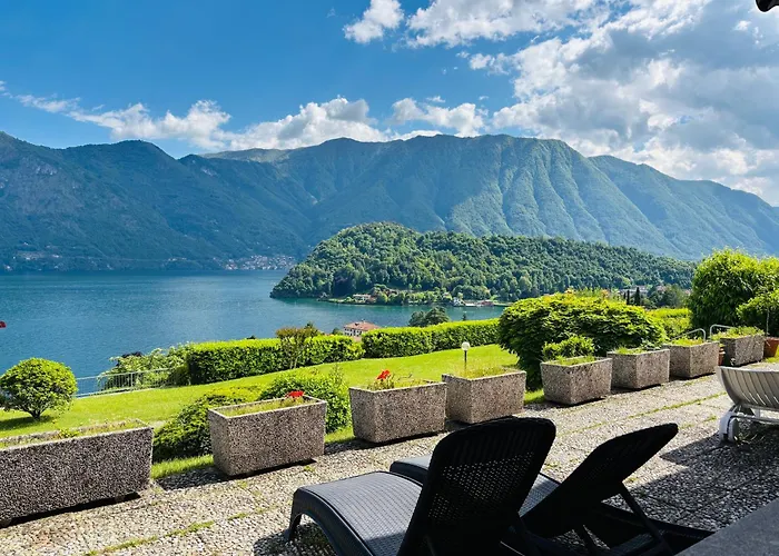 Bella Vista In With Pool Sleeps 6- By Italian Apartamento Mezzegra