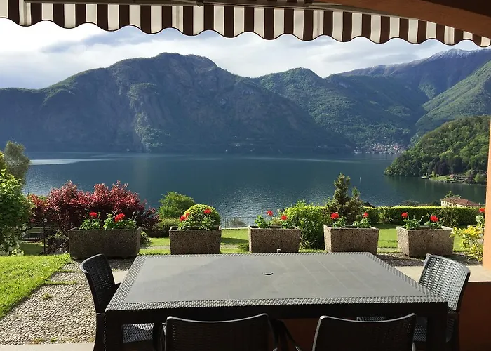 Bella Vista In With Pool Sleeps 6- By Italian Apartament *