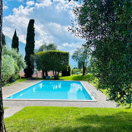 Bella Vista In With Pool Sleeps 6- By Italian Lejlighed