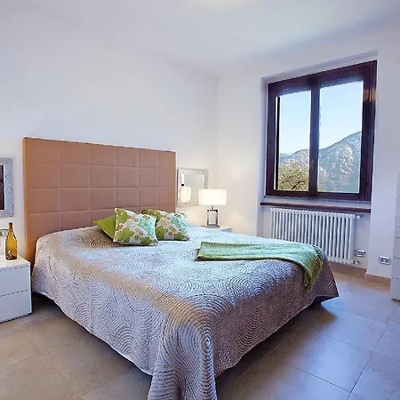 Lejlighed Bella Vista In With Pool Sleeps 6- By Italian Mezzegra