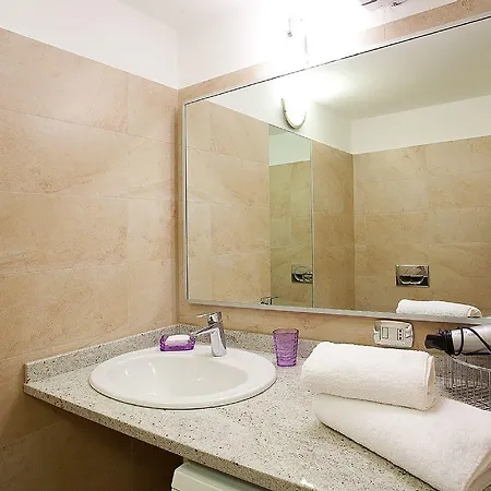 Bella Vista In With Pool Sleeps 6- By Italian Mezzegra